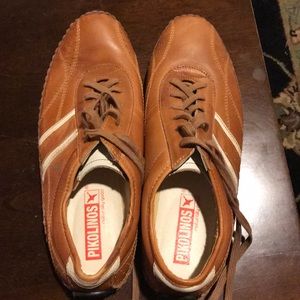 Never worn Pikolinos
